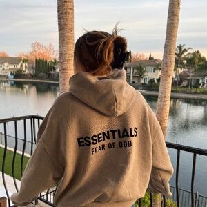 Meet your Posher, Bella